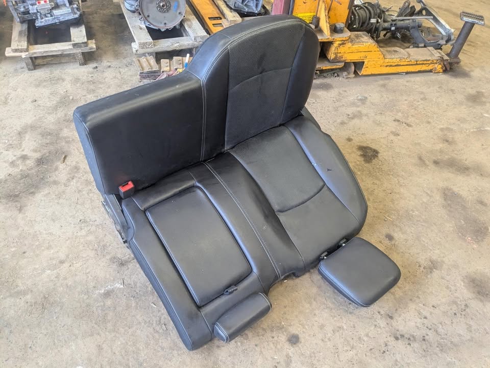 Dodge Ram 2500 Laramie leather seats